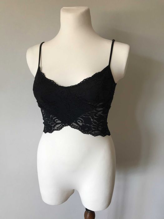 Czarna koronkowa bluzka r. 36 / 38 crop top kopertowy dekolt gotycka