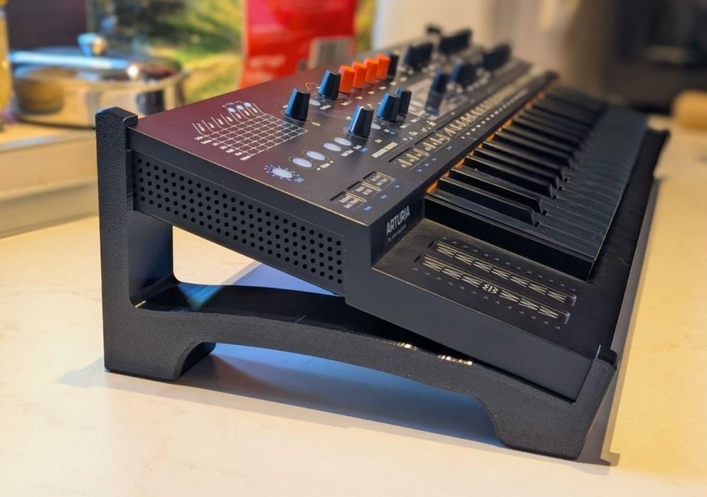 Podstawka pod syntezator Arturia Minifreak