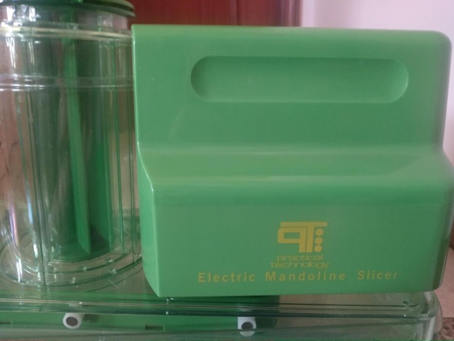 Fatiador elétrico de Mandoline com recipiente