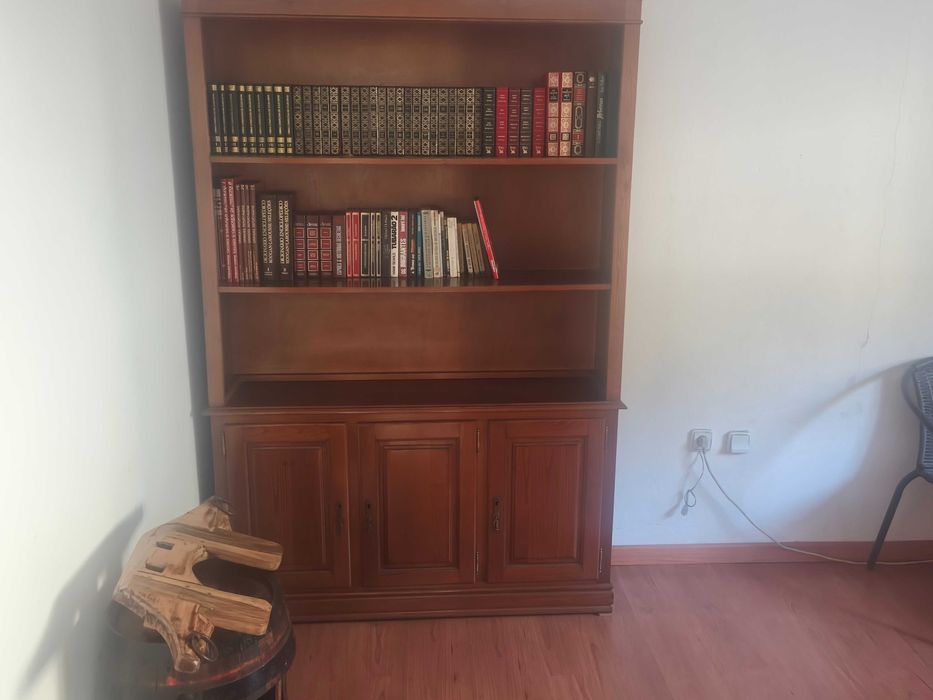 Móvel em bom estado