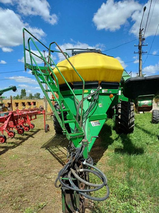 Посевной комплекс зерновой John Deere 1890 с прицепным  баком 1910