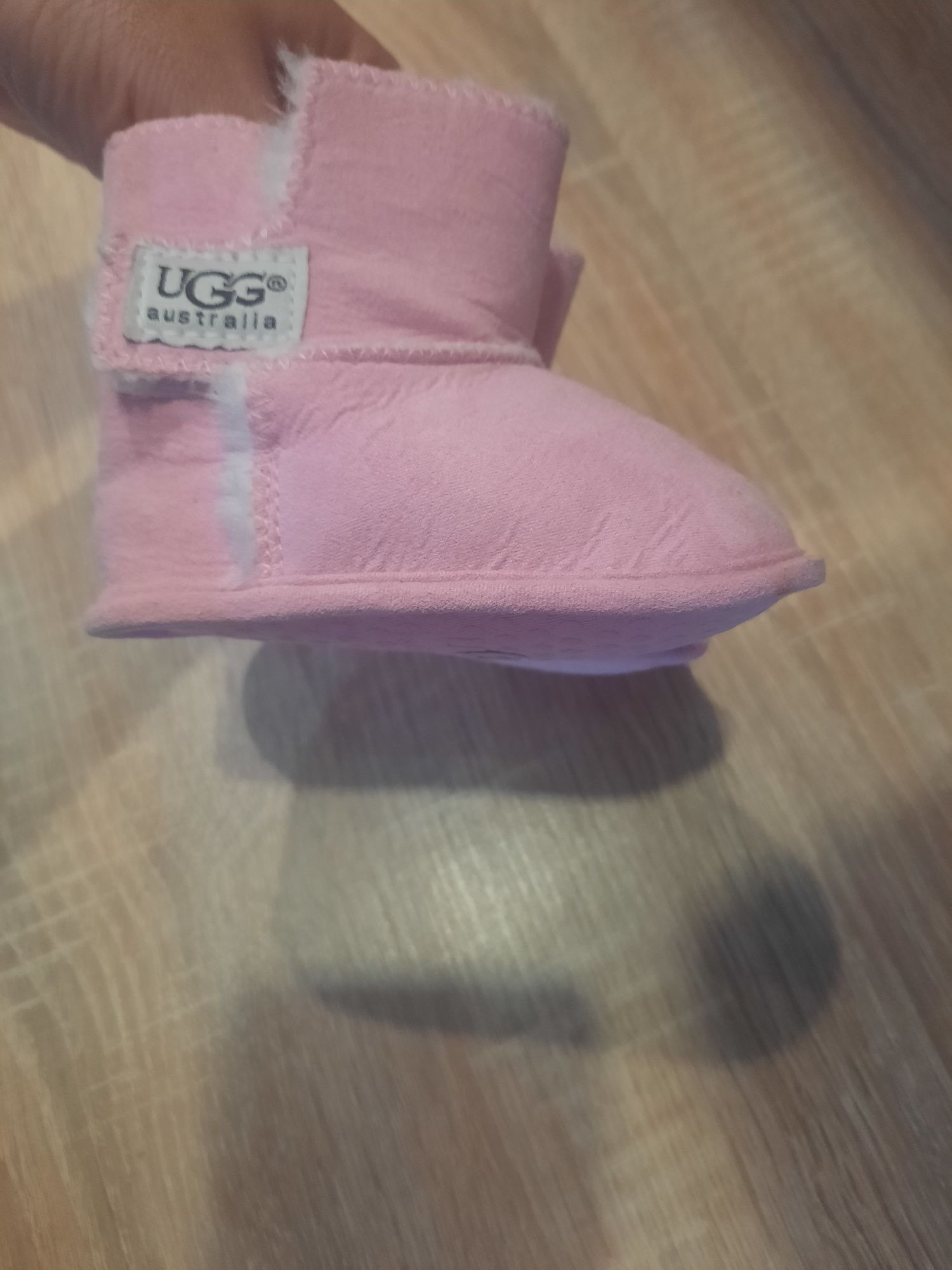 Продам UGG. Размер 2. Для малышки