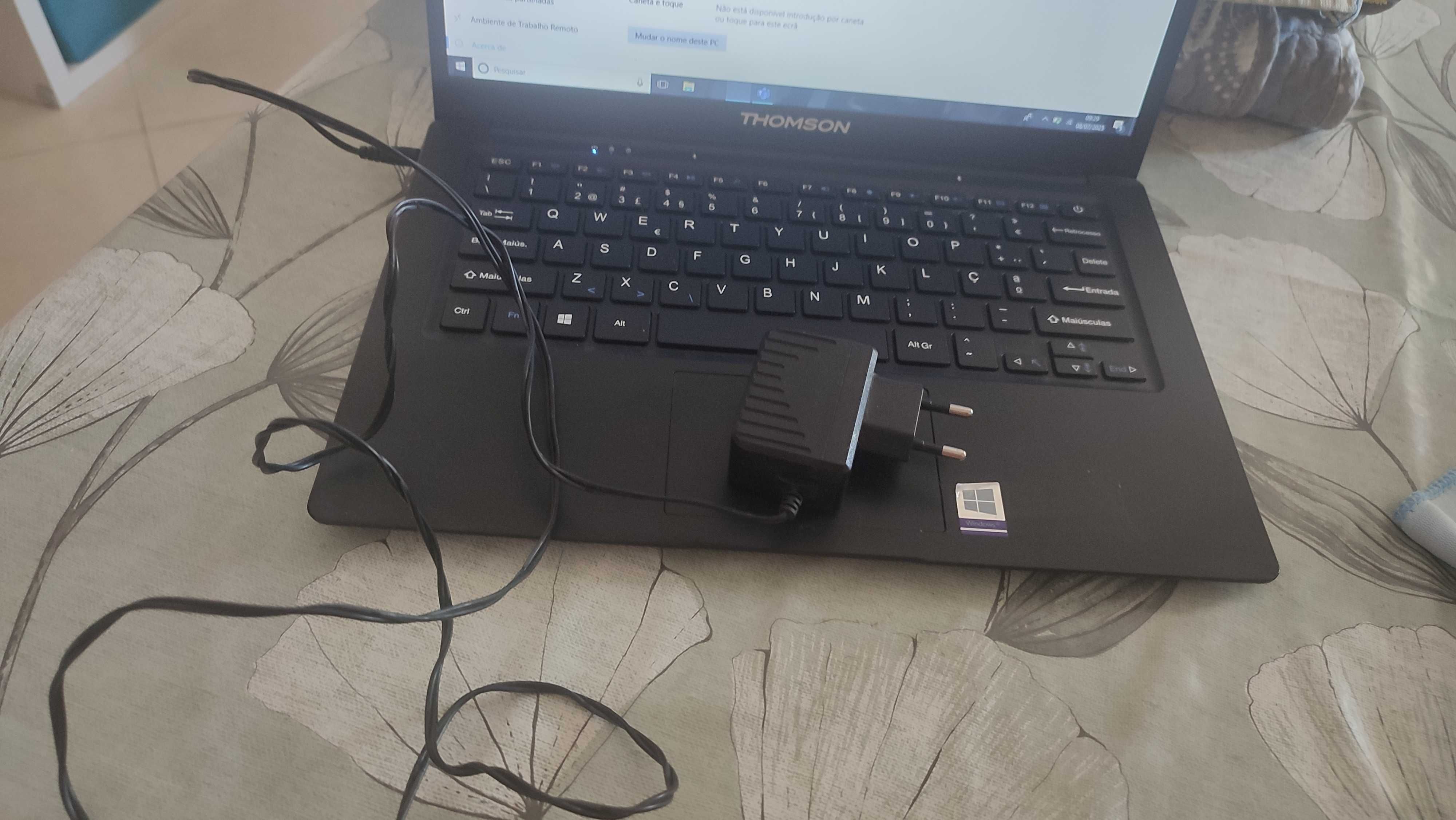 Laptop Thomson PT-NEO14A-4BK32