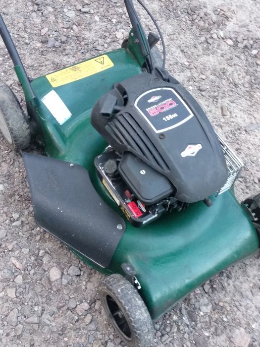 Kosiarka spalinowa z koszem