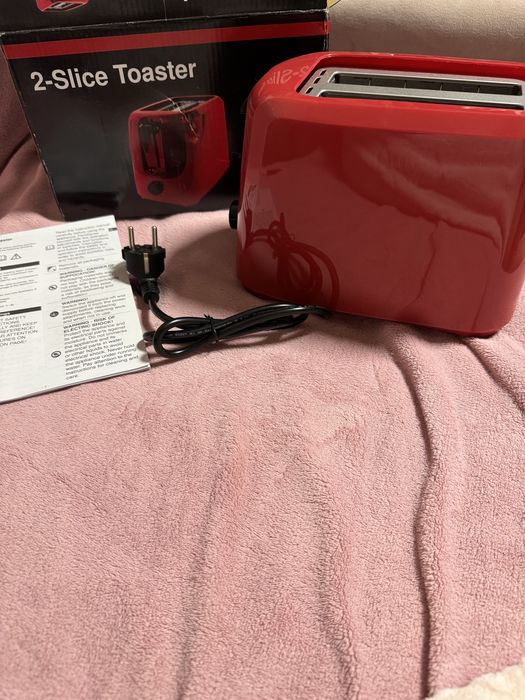 Тостер новый красный