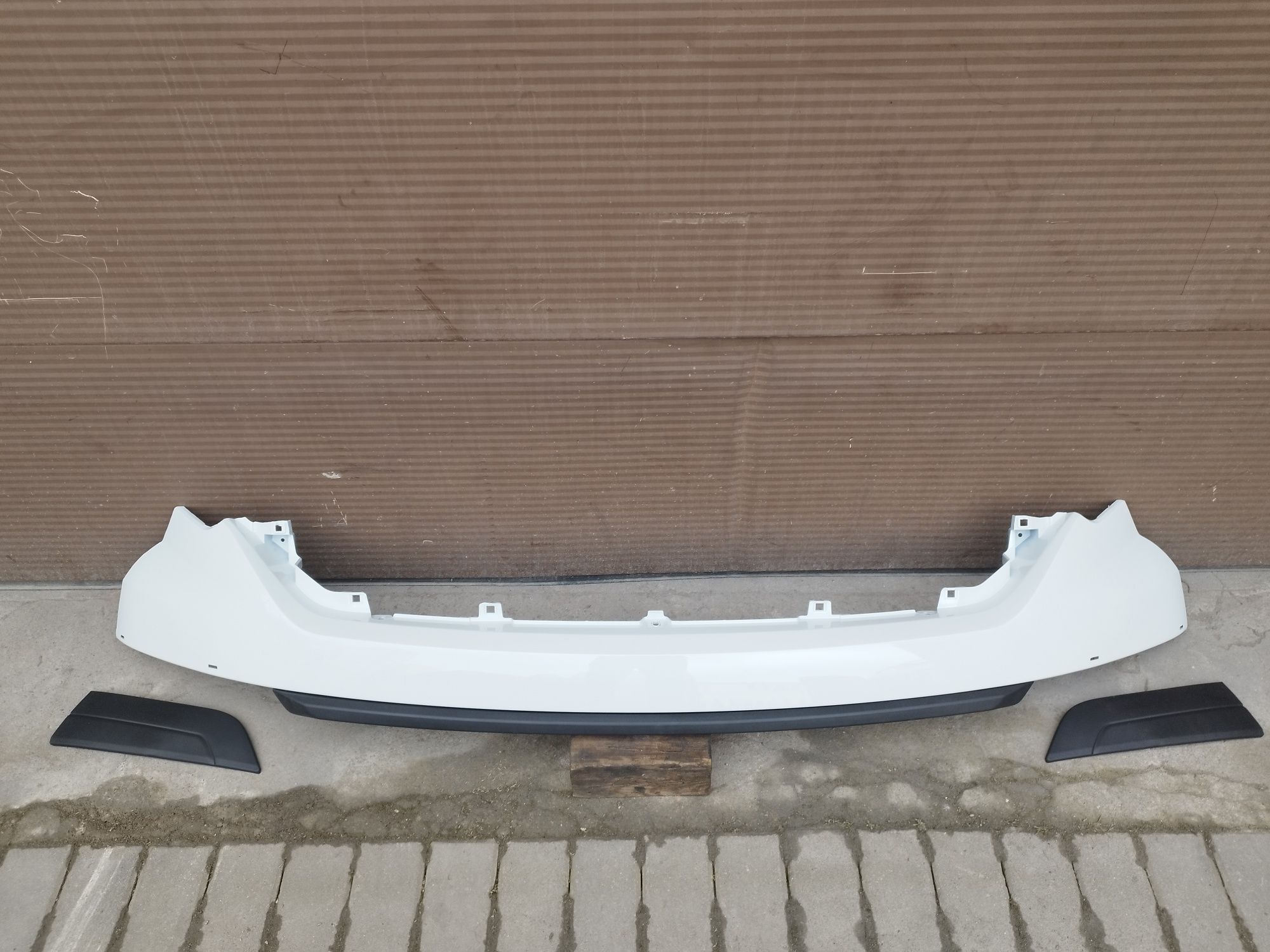 Iveco Daily VI 14r- Nakładka Zderzaka Przód Listwa Atrapa Listwy