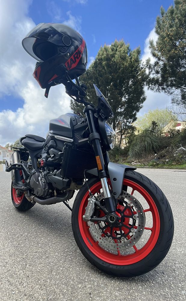 ducati monster 937