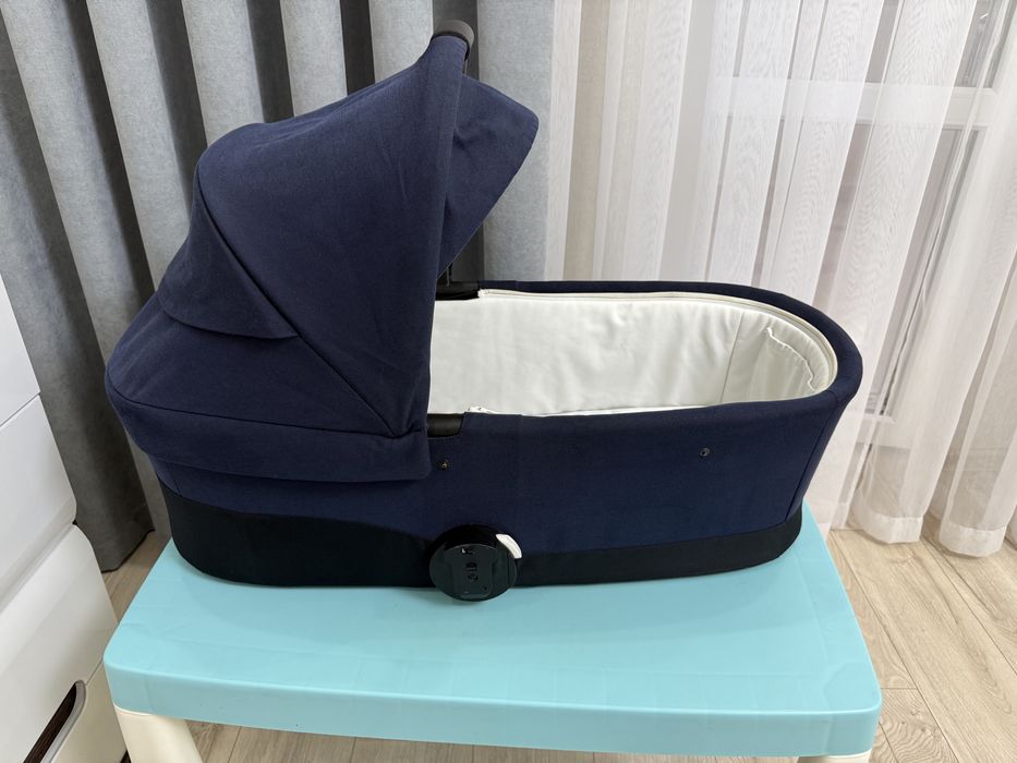 Люлька Cybex Balios S та адаптери