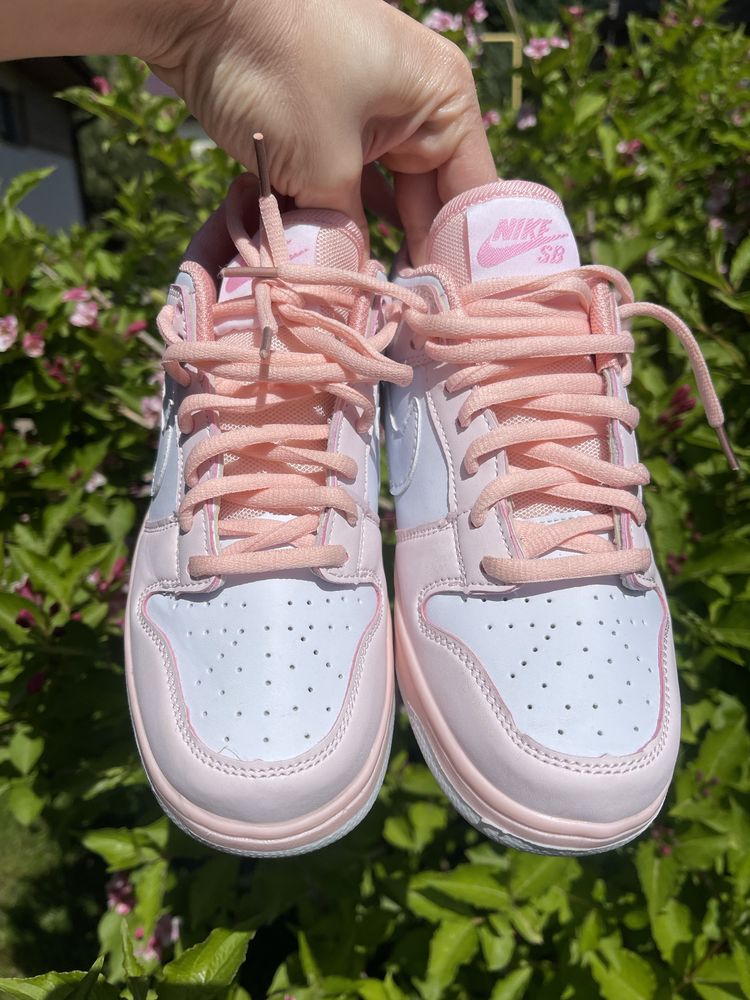 Кросівки для дівчинки Nike