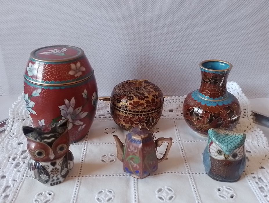 Diversas peças em cloisonne