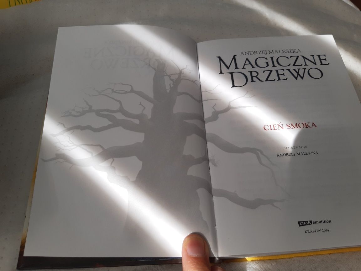 Książka Magiczne drzewo. Cień smoka