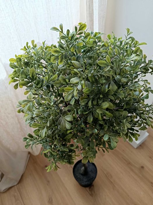 Fejka planta artificial impecável