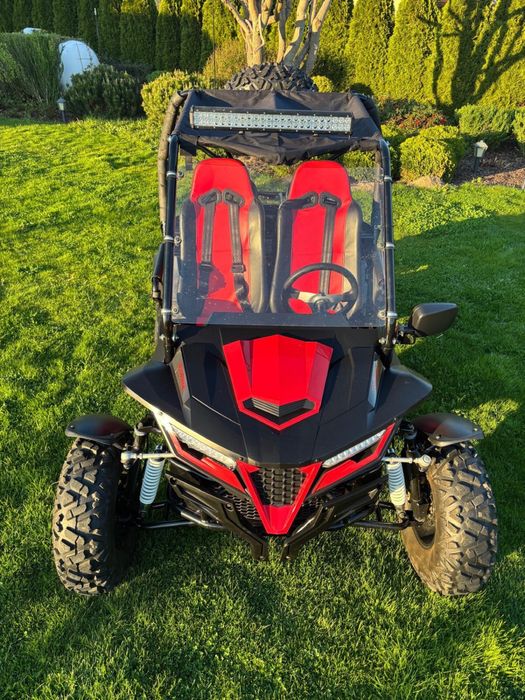Buggy highper 250 z szybą.