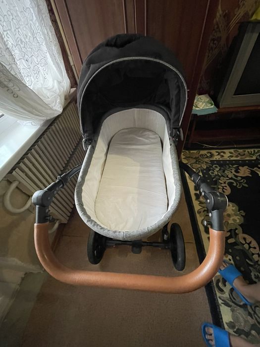 Дитяча коляска .