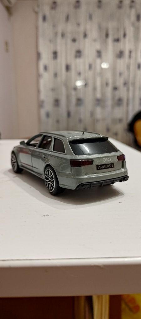 Продам масштабну модель  Audi RS6