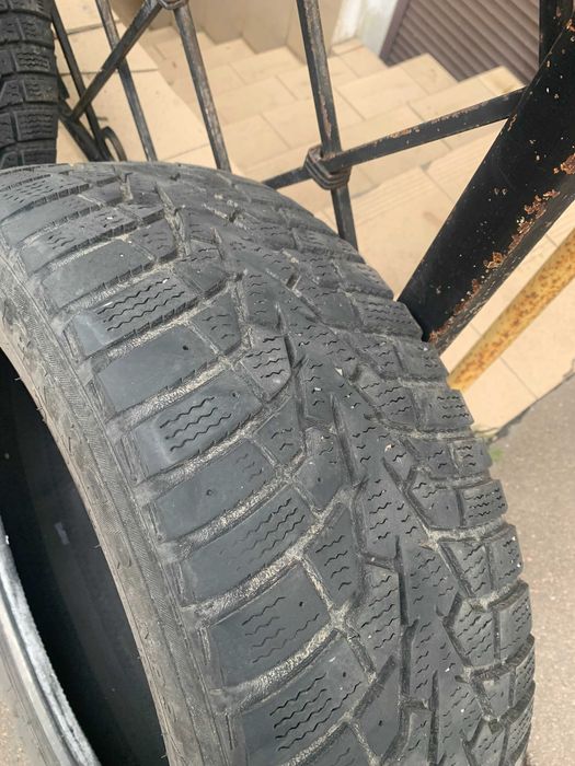 Продам гуму MAXXIS ARTIC TREKKER 225\55 R17 . 3000 грн комплект!
