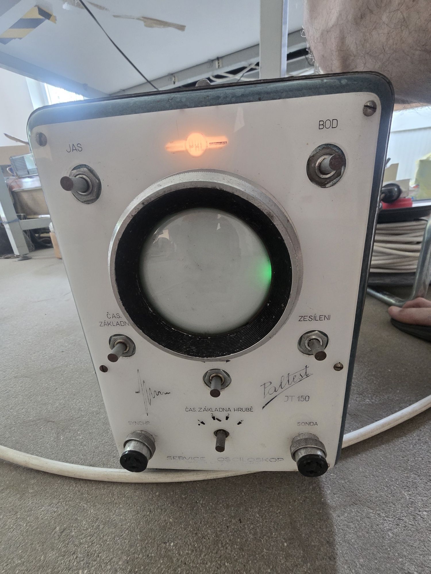 Stary oscyloskop,retro sprzet,zabytek,oscyloskop,retro,prl