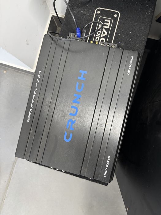 Wzmacniacz samochodowy, Subwoofer i kable zasilające