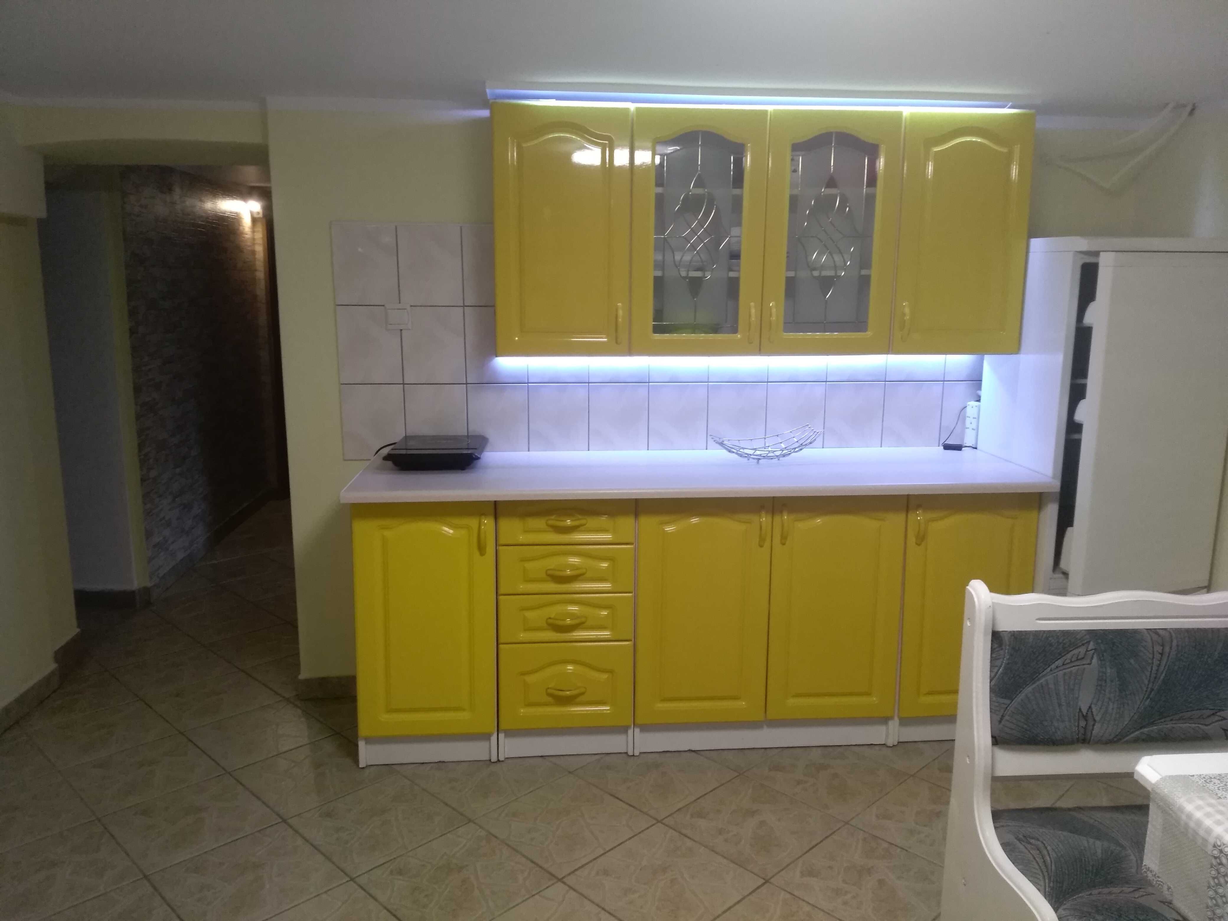 Pokój 3 os, suterena,"piwniczka"