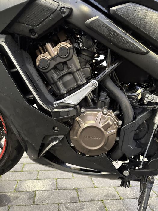 Cbr 650r 35kw (livrete)