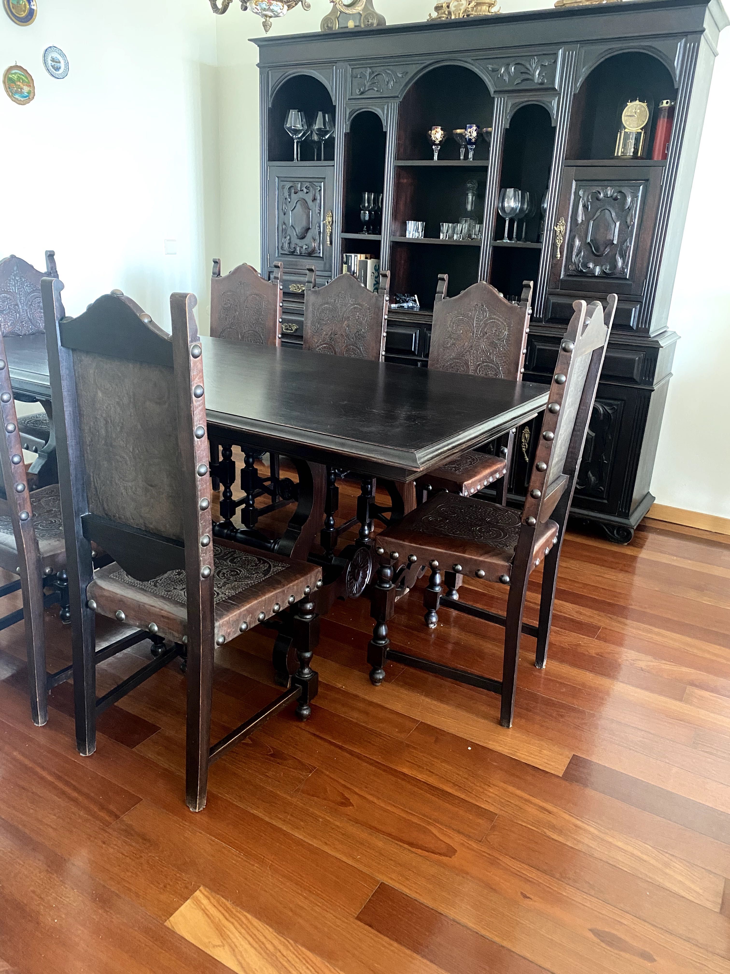 Conjunto Elegante - Louceiro + Mesa com 8 Cadeiras em Madeira Nobre !!
