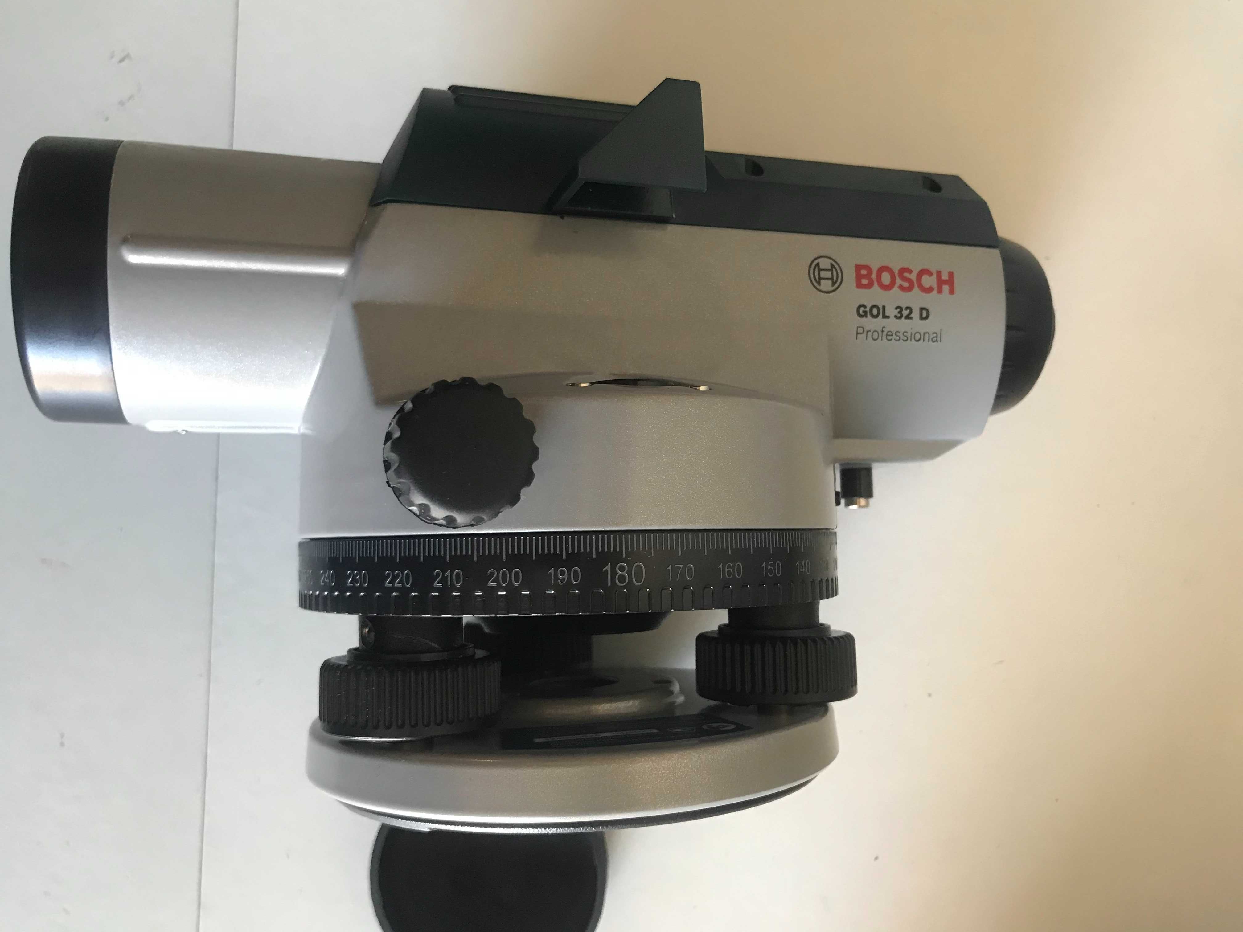 Оптичний нівелір Bosch Professional GOL 32 D в кейсі з Англії