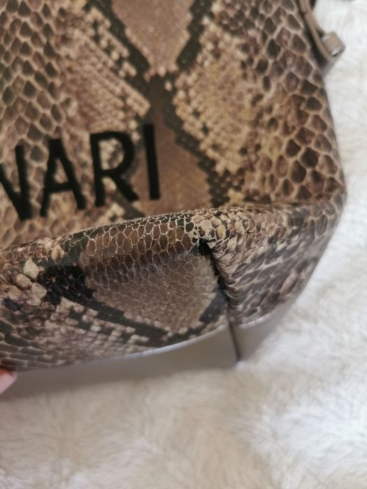 Torebka monnari motyw węża do ręki złoty beżowy