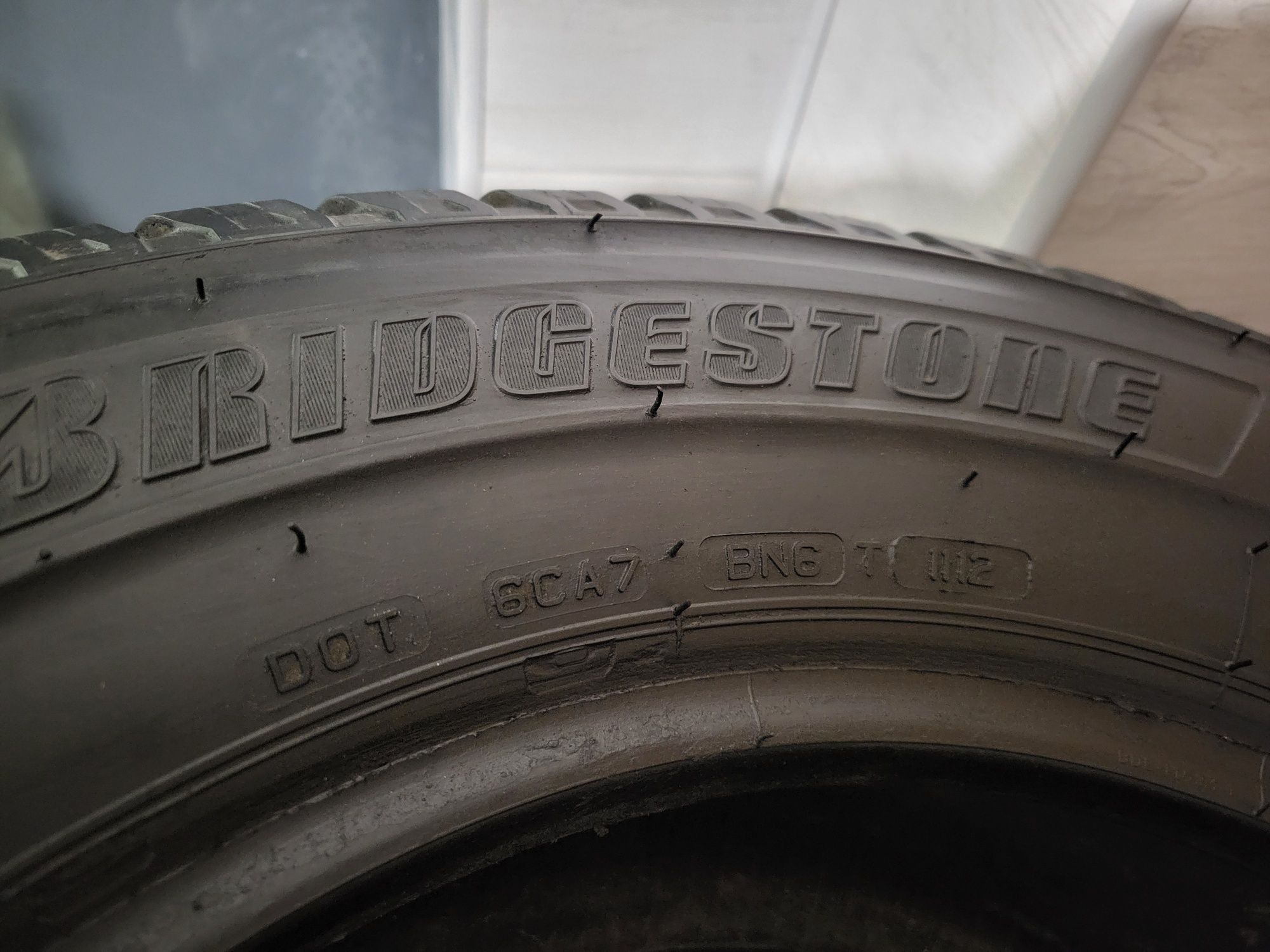 Bridgestone 235/65R16c    Continental 205 55R16