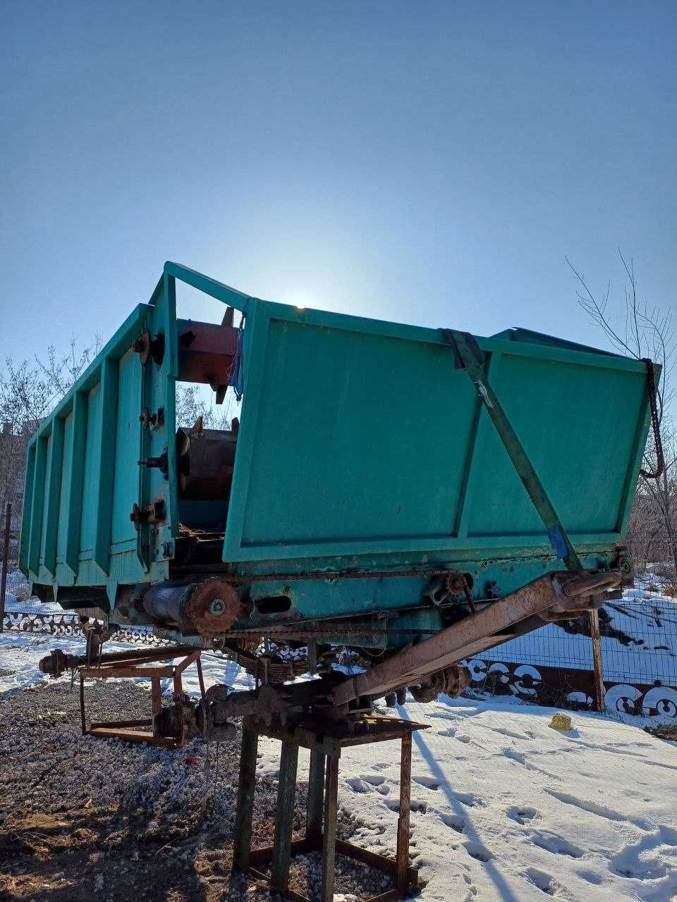 Кормороздавач КТУ-10А