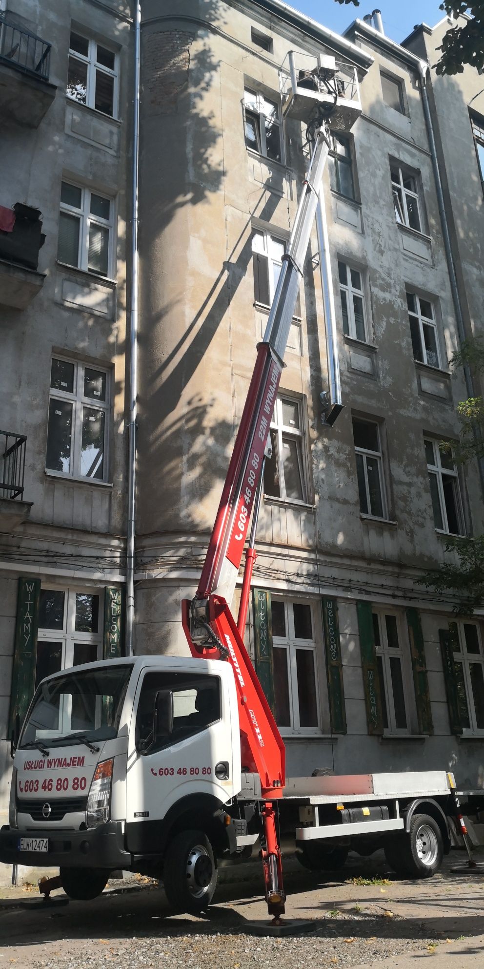 Usługi podnośnik koszowy wynajem zwyżka z operatorem 22m wycinka