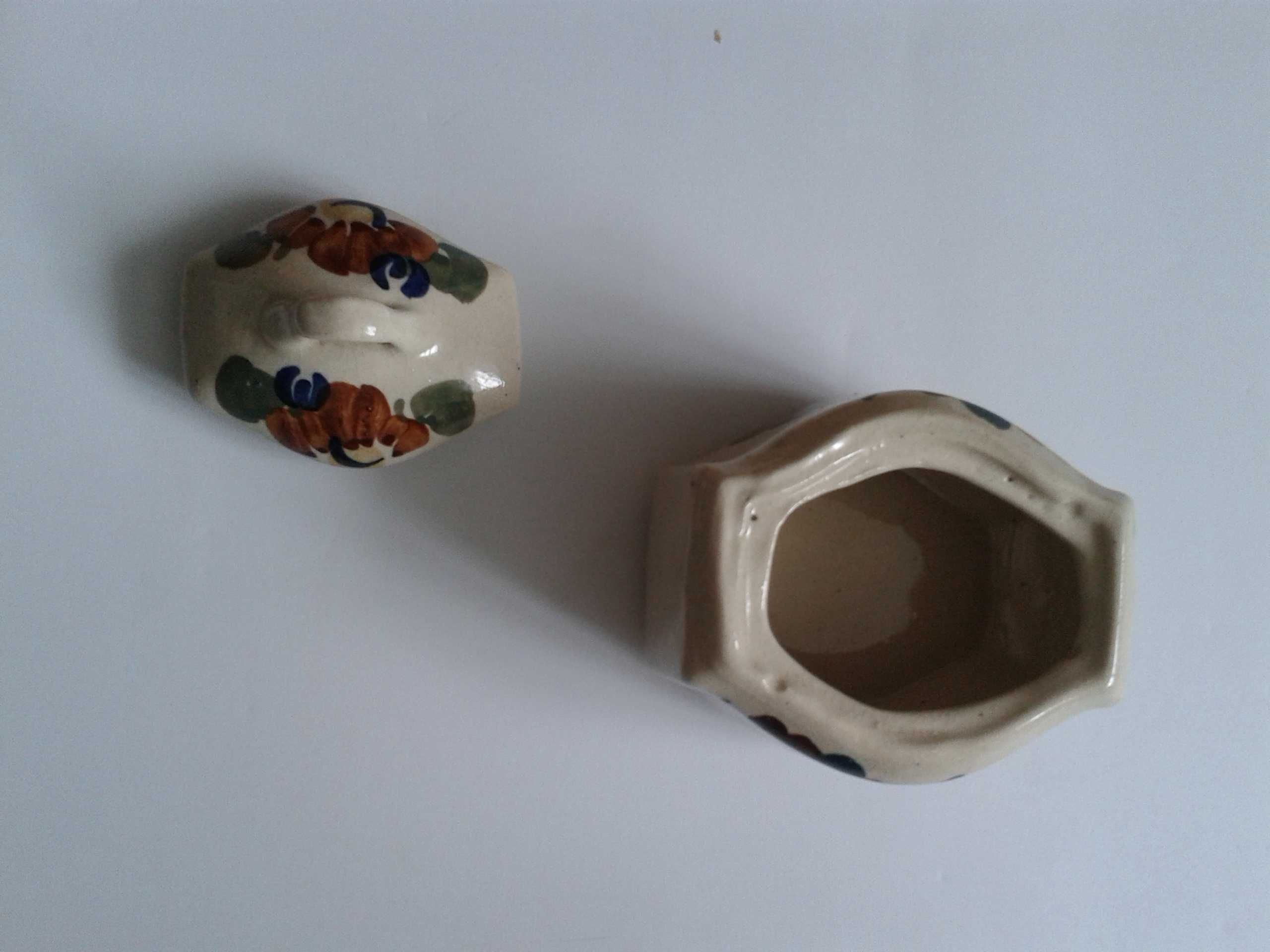 Cukiernica ceramiczna z przykrywką beż kwiaty ceramika