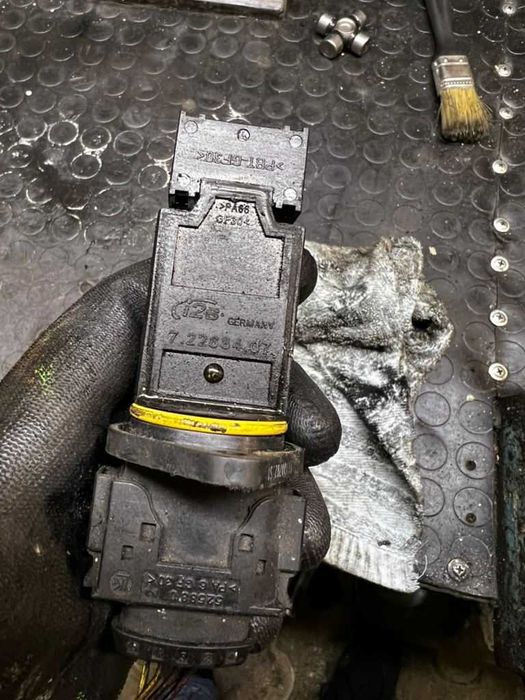 ДМРВ / Расходомер воздуха Mercedes W210 / W203 / W163 оригинал