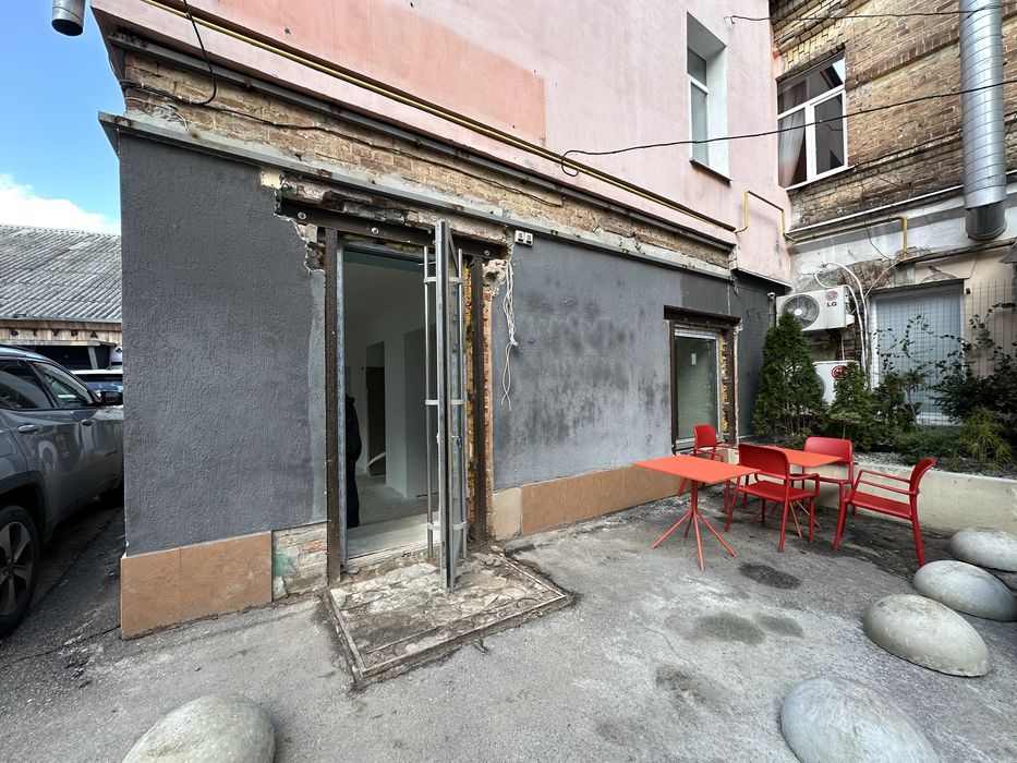 Оренда приміщення 45 м кв Перший поверх, окремий вхід