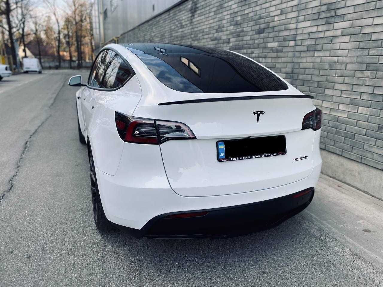 Продам електрокар Tesla Y