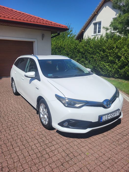 Sprzedam  Toyota auris 1.8 hybrid