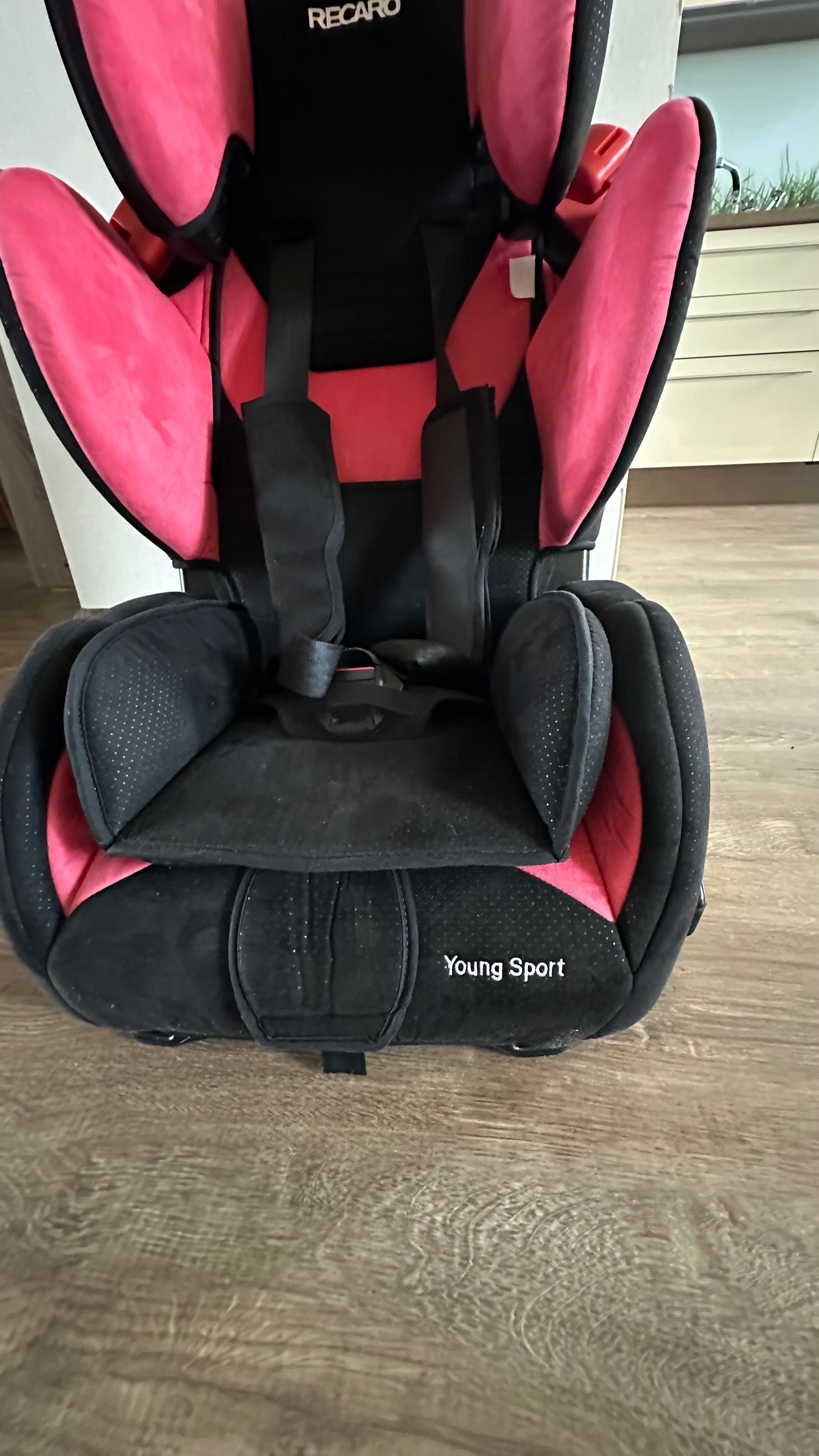 Автокрісло Recaro Young Sport