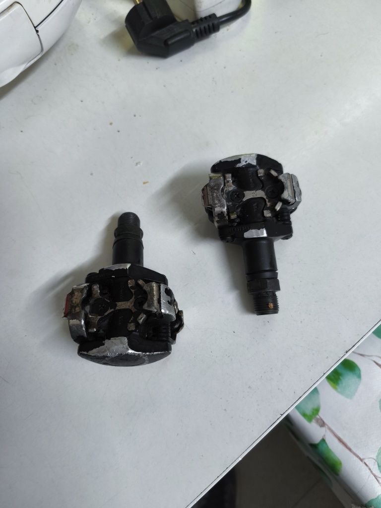 Pedais encaixe Shimano BTT e sapatos BTT tribian n42