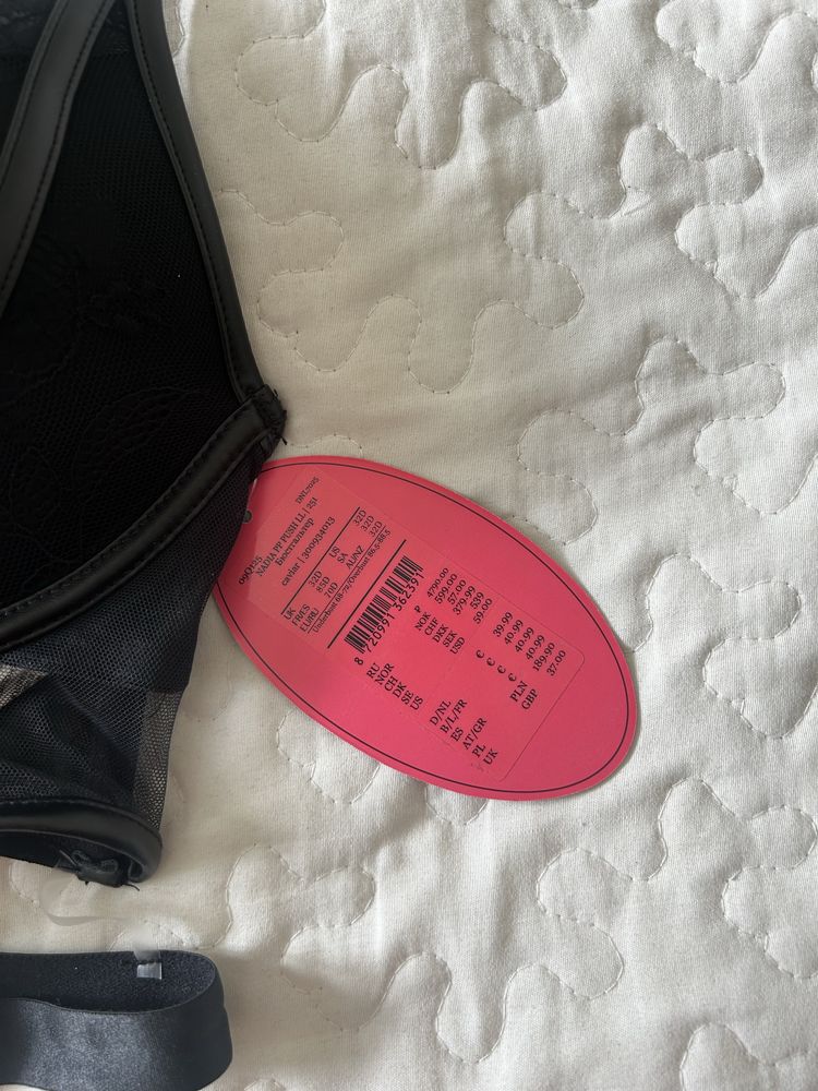 Zestaw Hunkemoller 70d i stringi L
