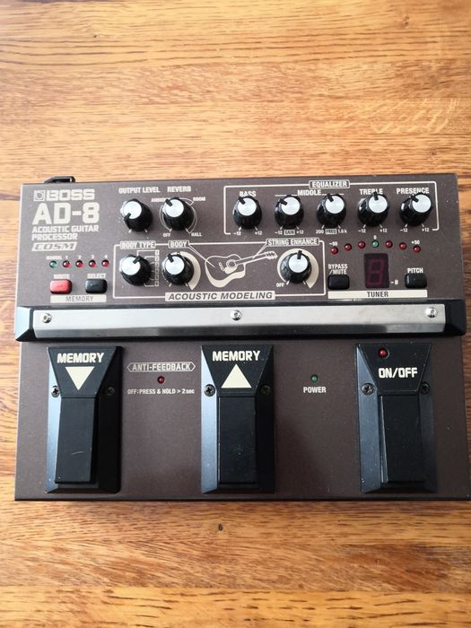 BOSS AD 8 akustik preamp