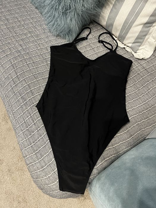 Купальник абсолютно новий, суцільний, М