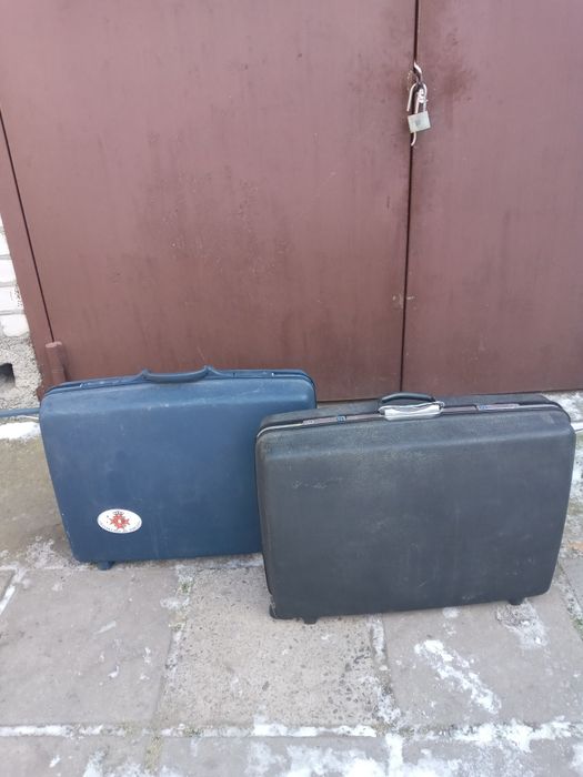 Продаю чемоданы в хорошем состоянии