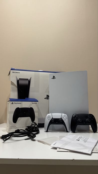 Playstation 5 825GB + 2 pady + Słuchawki Steelseries 3 GRATIS