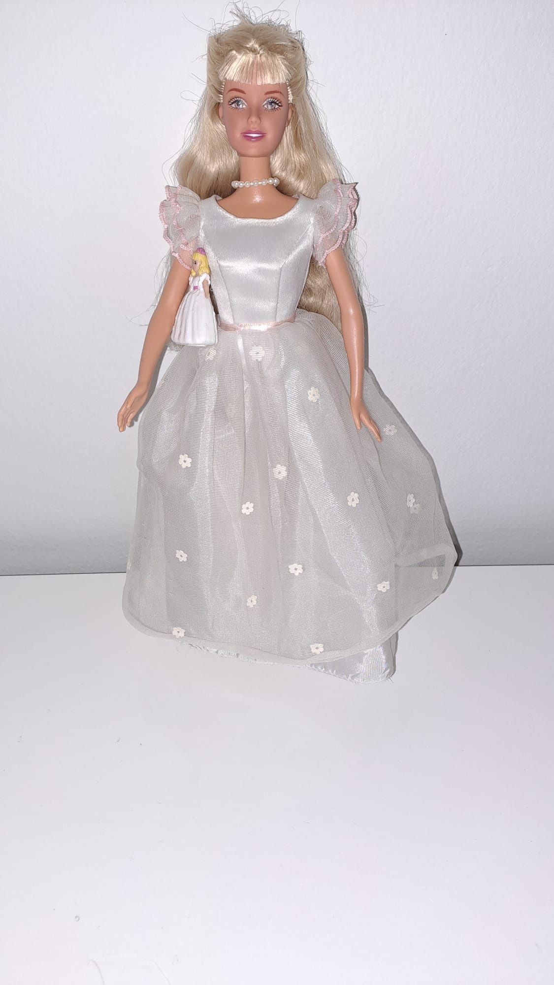 Quinceanera Barbie Doll 2000 / 15th Birthday