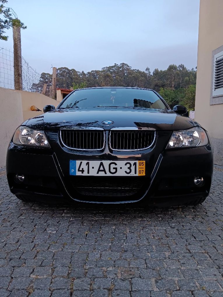 BMW - 320i e90 Sedan