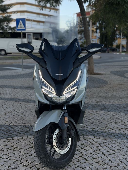 Honda Forza 125 - Excelente estado