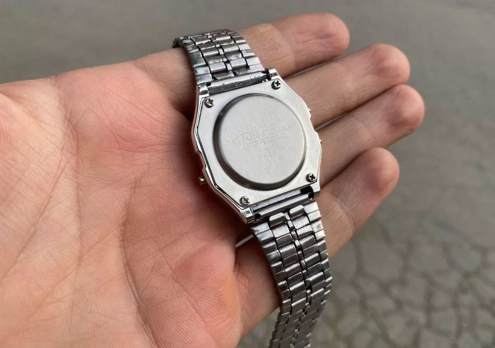 Продаю наручные часы Casio A159W