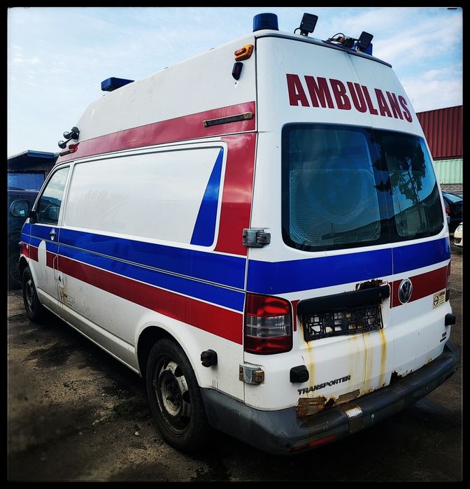 Volkswagen T5 karetka, kamper komplet szafek bocznych