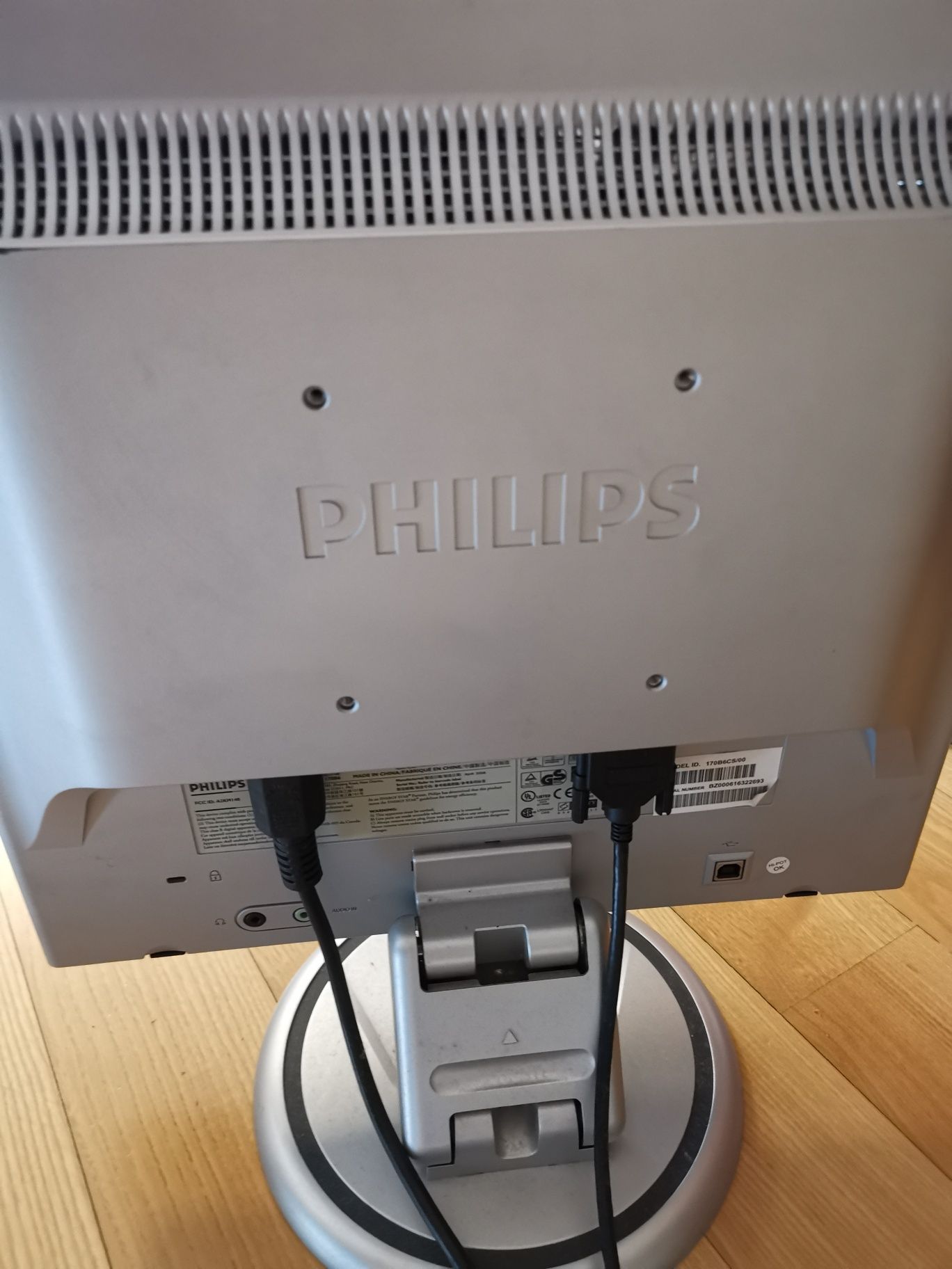 Monitor Philips 17 cali