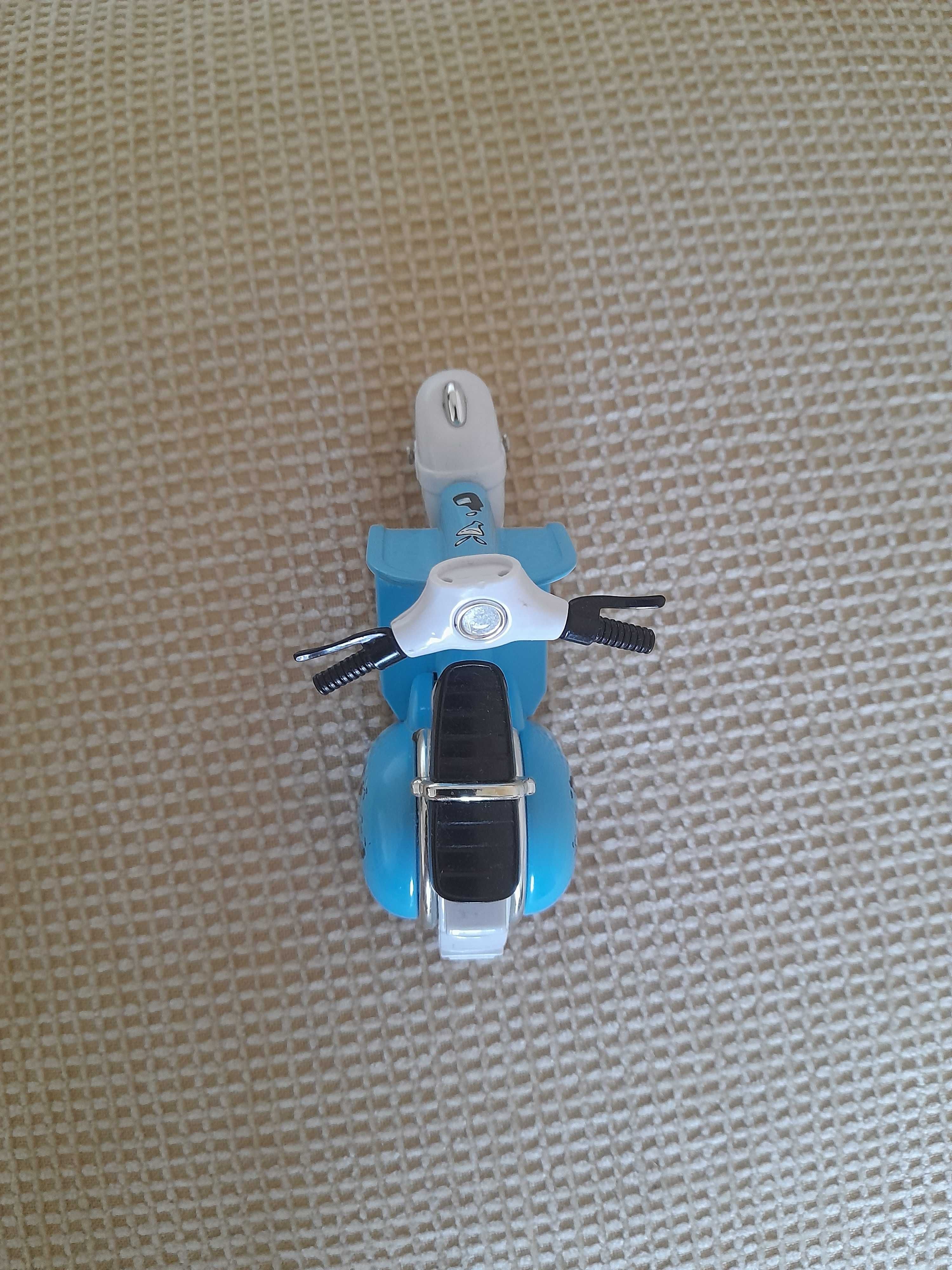 Resorak Motocykl Metalowy dl. 11 cm trzykołowy