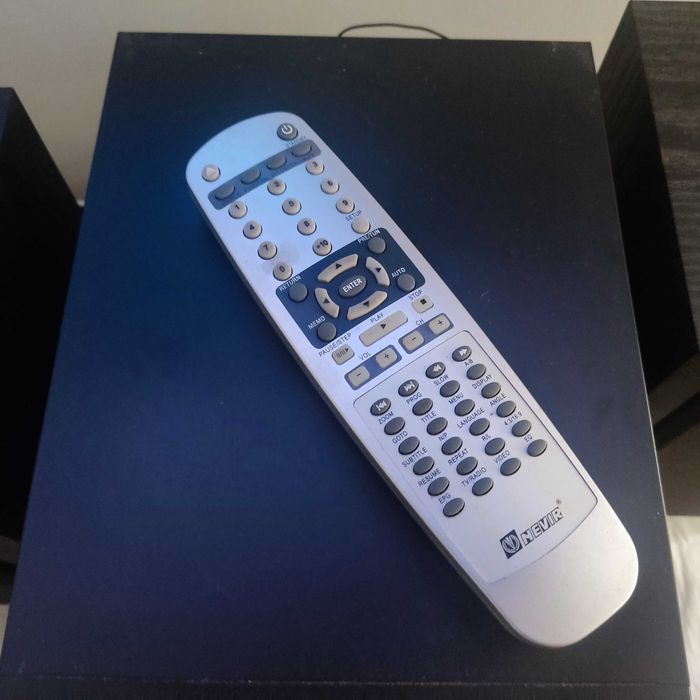 Mini combo TV 7'' DVD TDT USB MP3 MPEG 4 Rádio Nevir NVR-2345DTT